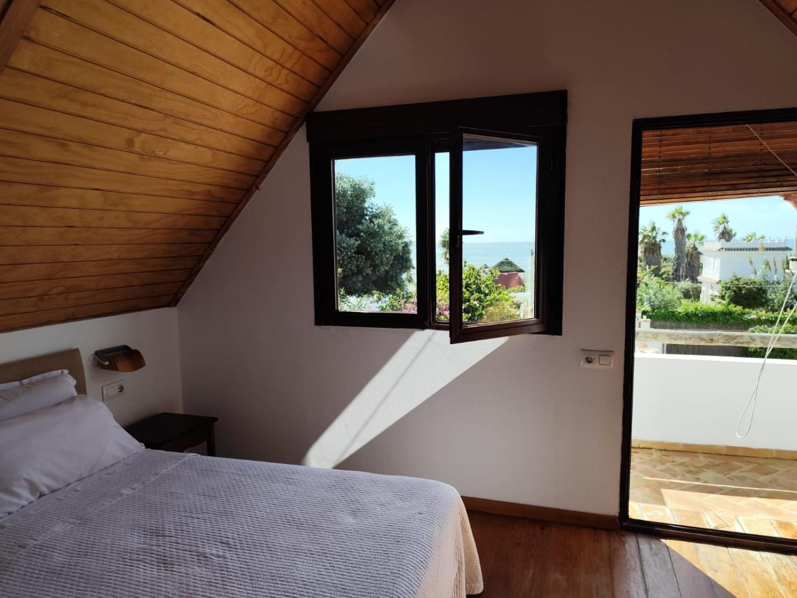 Casas La Pequena Lulu Pensionat Los Canos De Meca Exteriör bild